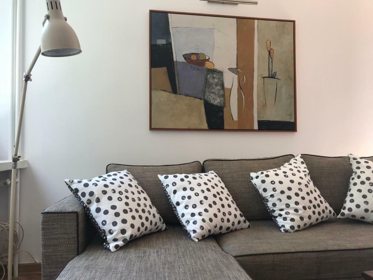 Nina Na Bielanskiej Warschau Buitenkant foto